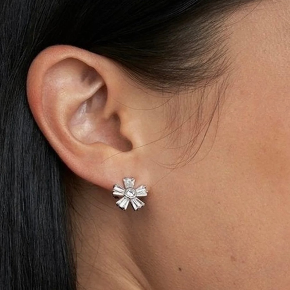 NWT Kenneth Jay Lane Baguette Flower Earrings - Picture 3 of 14